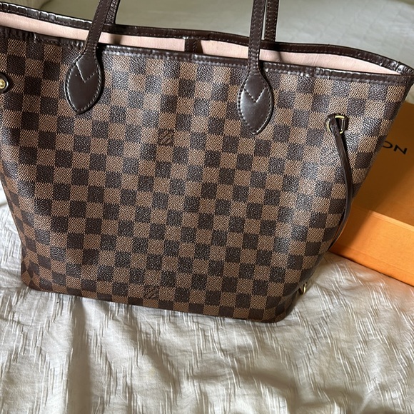 Louis Vuitton Neverful Damier Ebene Rose Ballerine MM - Picture 5 of 11